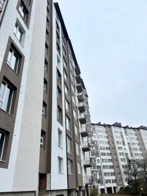 Продається велика 2-х кімнатна, двостороння квартира, готова