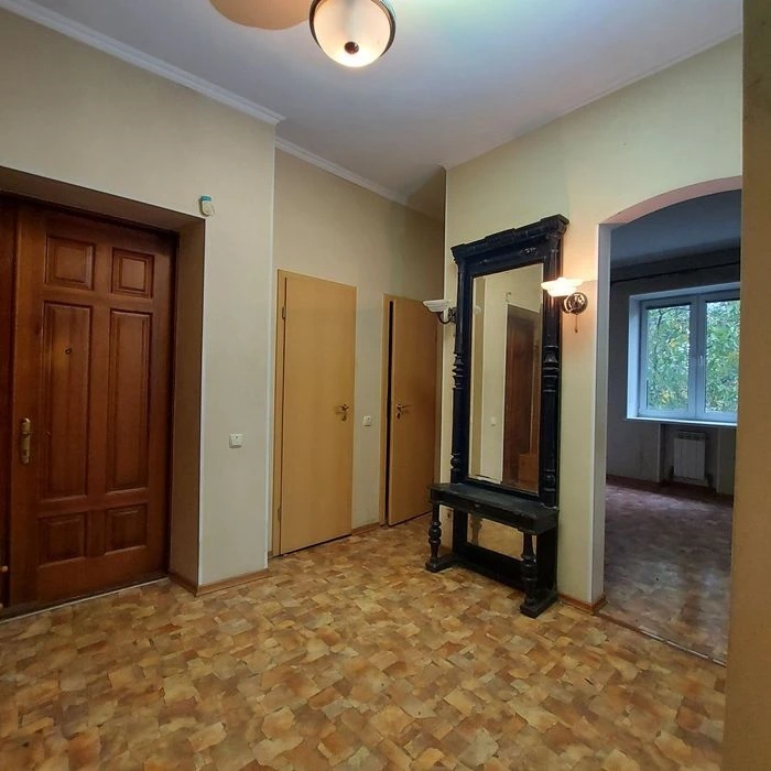 Продається 3кім.сталінка