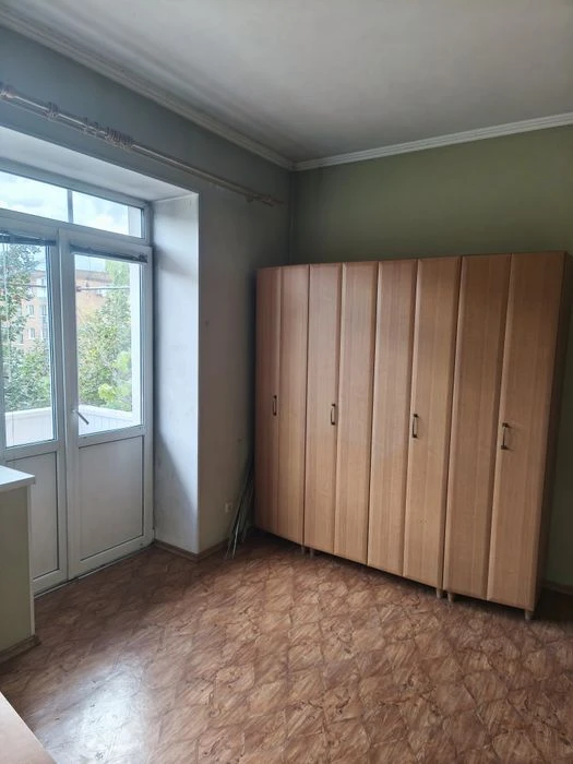 Продається 3кім.сталінка