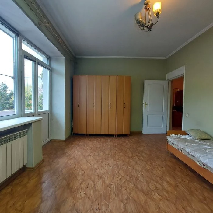 Продається 3кім.сталінка