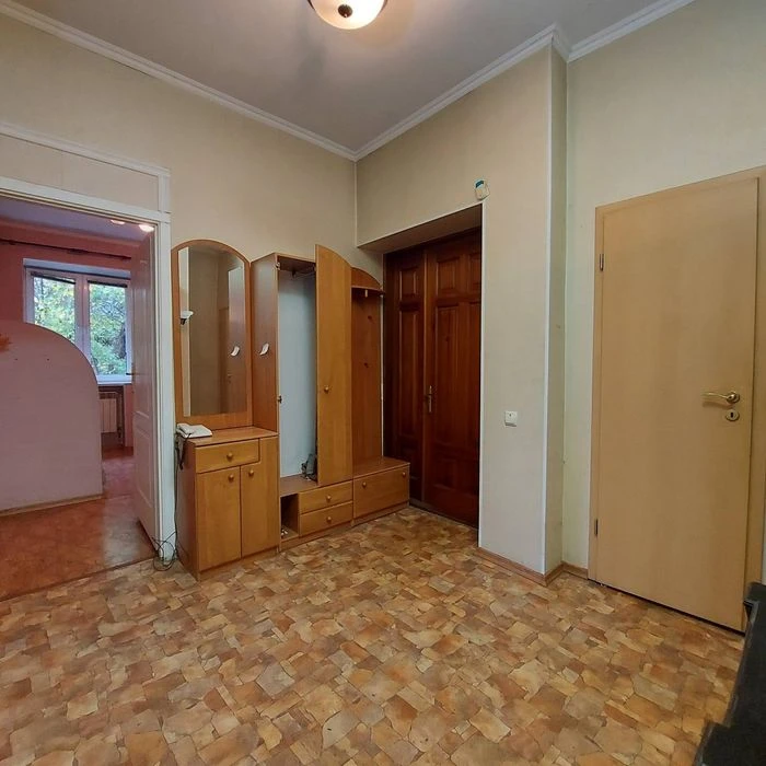 Продається 3кім.сталінка