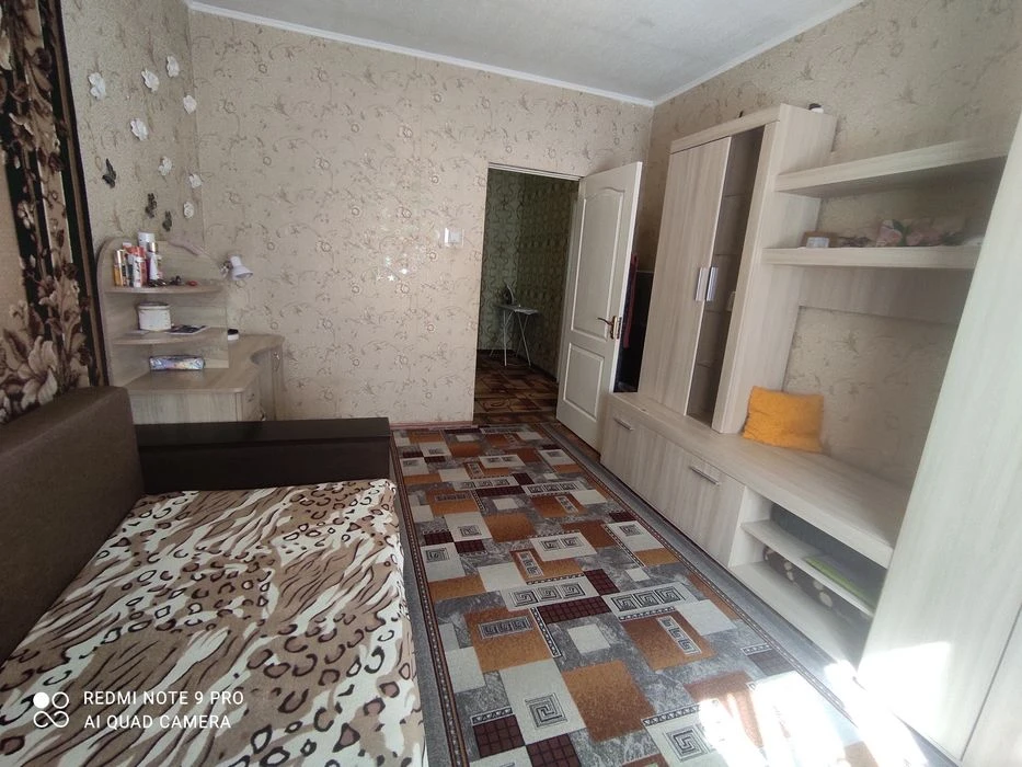 Продам простору 3-х кімнатну квартиру