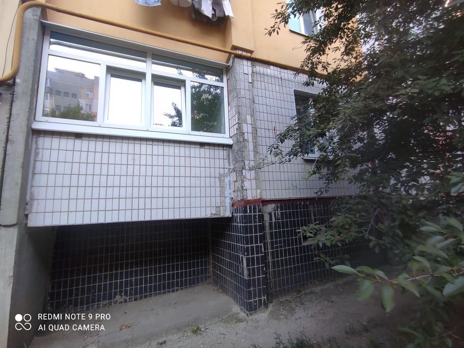 Продам простору 3-х кімнатну квартиру