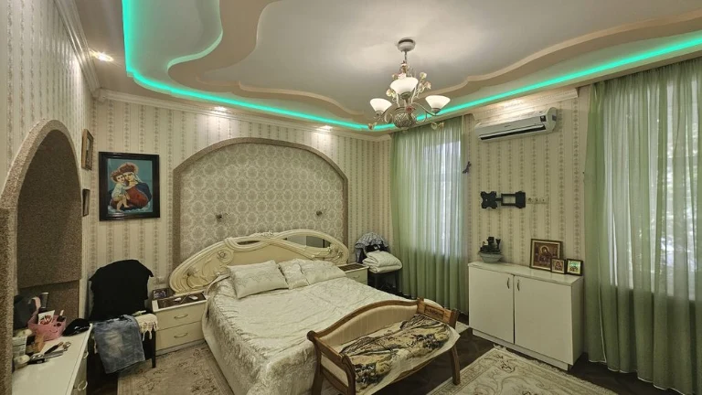 Продам 3к квартиру в самому центрі міста з своїм двором