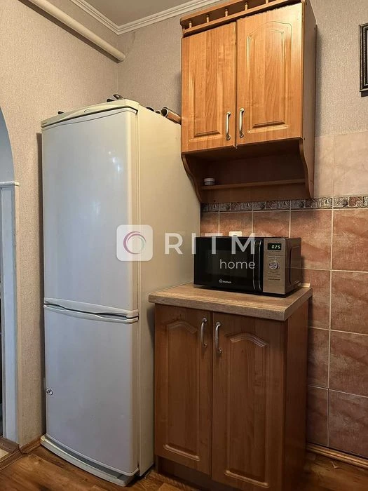 Продаж 2-кімнатної квартири на проспекті Перемоги.