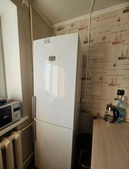 Продаю 3х комнатную квартиру на ЮТЗ/ Малодогвардейская