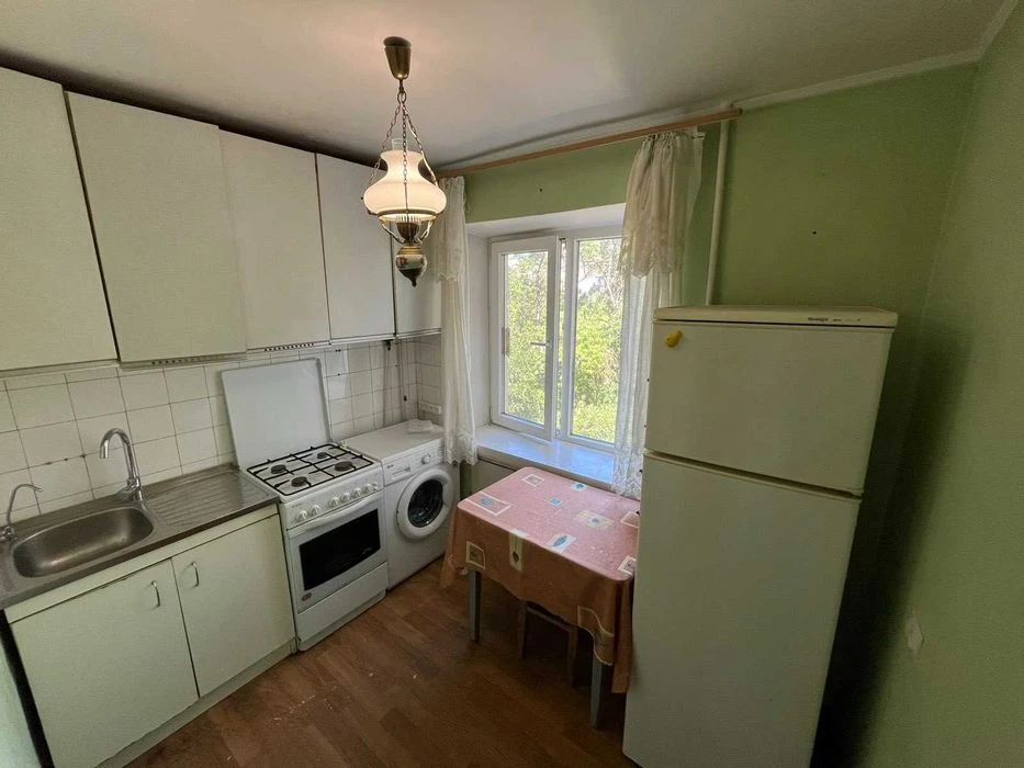 Продам 3-х комнатную квартиру на ЮТЗ.