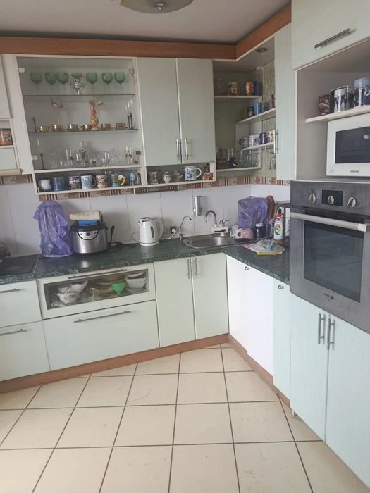 Продаю 3к/кв- студия пр.Мира 14/15 79/46/11  43000$