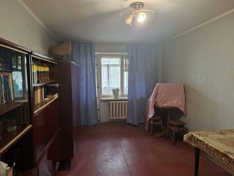 Продаю 2к/к в Лісках,зупинка Океан, 1/5к,46/30/6.5