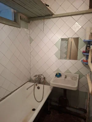 Продаю 2к/к в Лісках,зупинка Океан, 1/5к,46/30/6.5