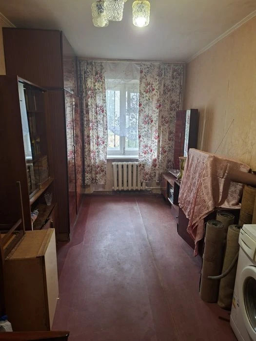Продаю 2к/к в Лісках,зупинка Океан, 1/5к,46/30/6.5