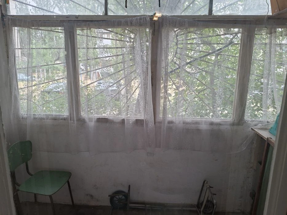 Продаю 2к/к в Лісках,зупинка Океан, 1/5к,46/30/6.5