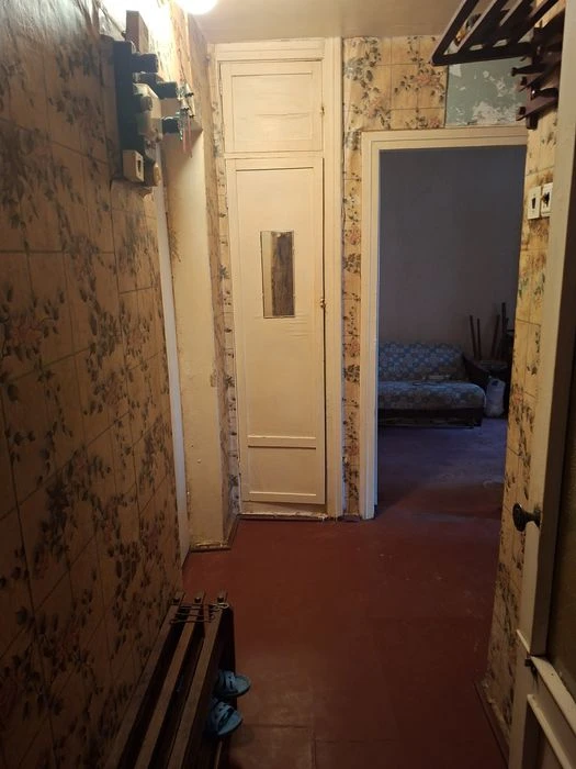 Продаю 2к/к в Лісках,зупинка Океан, 1/5к,46/30/6.5