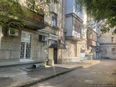 Продаю трехкомнатную квартиру в сталинке на Фалеевской /Спас