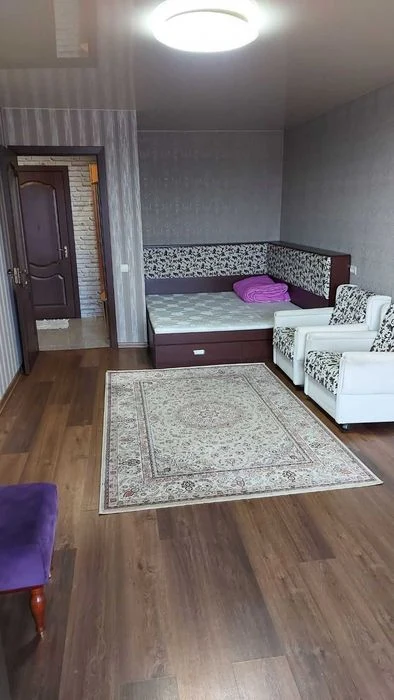 Продам двокімнатну квартиру на Соборній