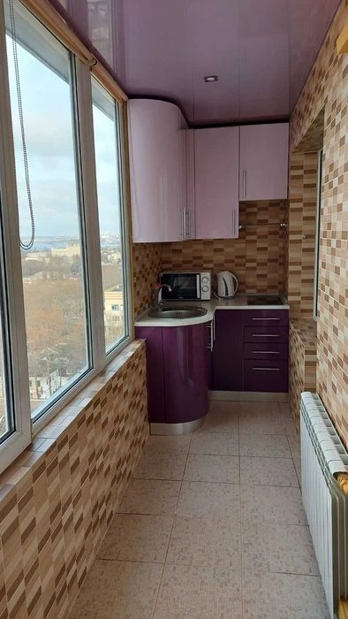 Продам двокімнатну квартиру на Соборній