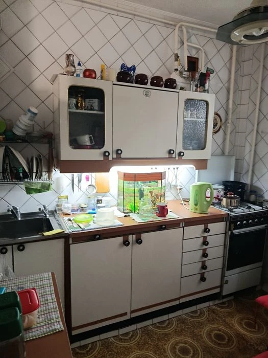 Продаю 3к/кв пр.Центральный ( Ценр.рынок),4/5,65/44/7 ,37000