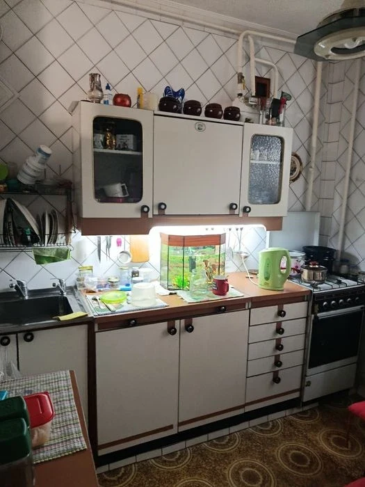 Продаю 3к/кв пр.Центральный ( Ценр.рынок),4/5,65/44/7 ,37000