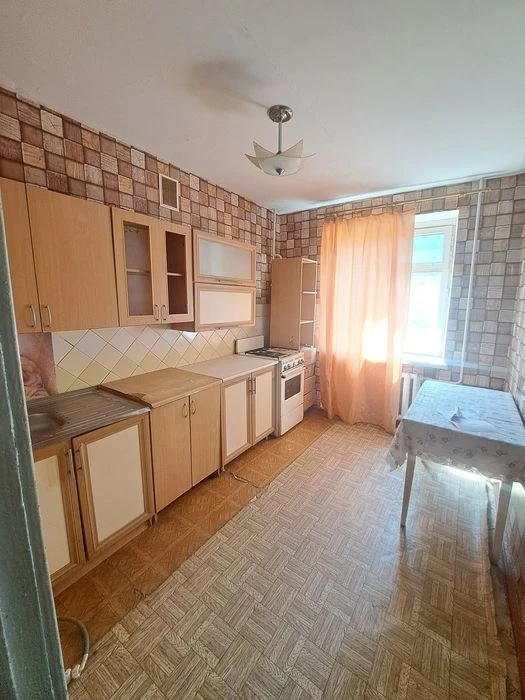 Продається 3 кк.пл.Перемоги