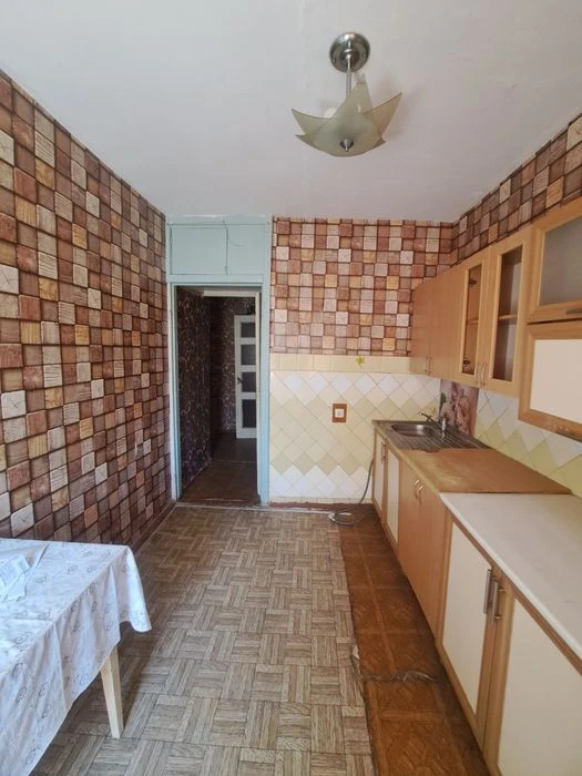 Продається 3 кк.пл.Перемоги