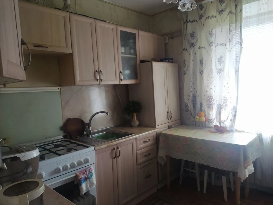 Продаю 2к Центр ул. Защука