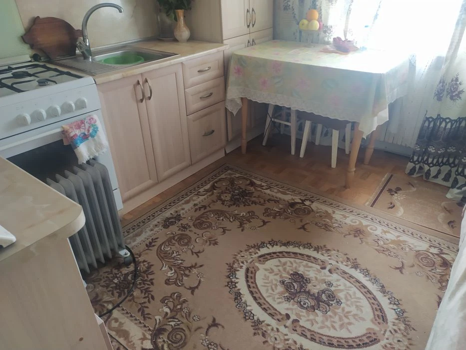 Продаю 2к Центр ул. Защука