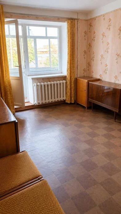 Продаж 1 кімнатної квартири 33 м2. Цегла. 2/5 пов Фурманова