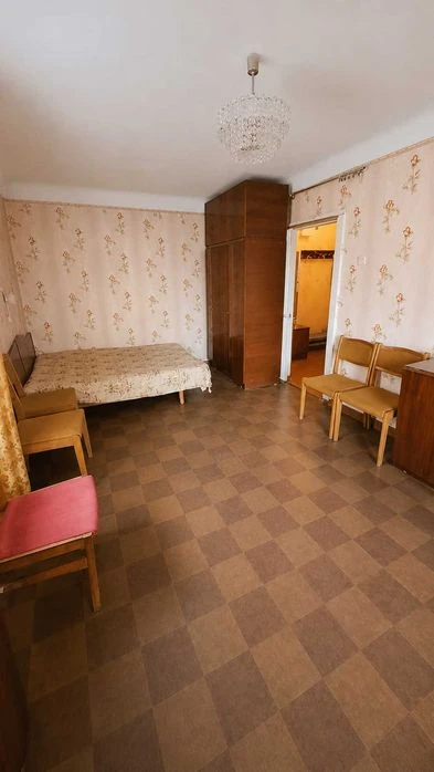 Продаж 1 кімнатної квартири 33 м2. Цегла. 2/5 пов Фурманова