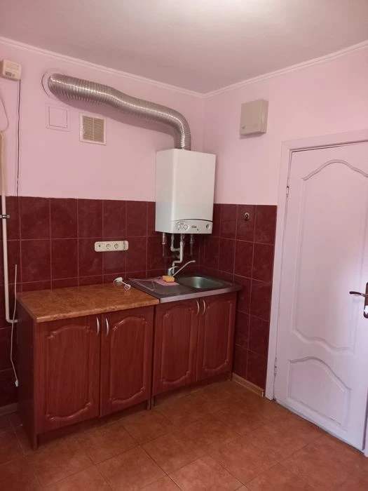 Продається 2-кімнатна квартира в центрі м. Ужгород з можливі
