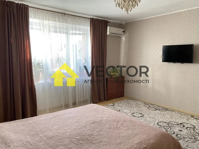 Продаж 2 кім квартири. Р-н Левада. Автономне опалення.