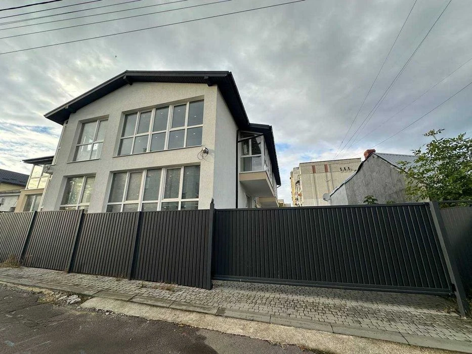 2-room apartment for sale on Mazepy Street