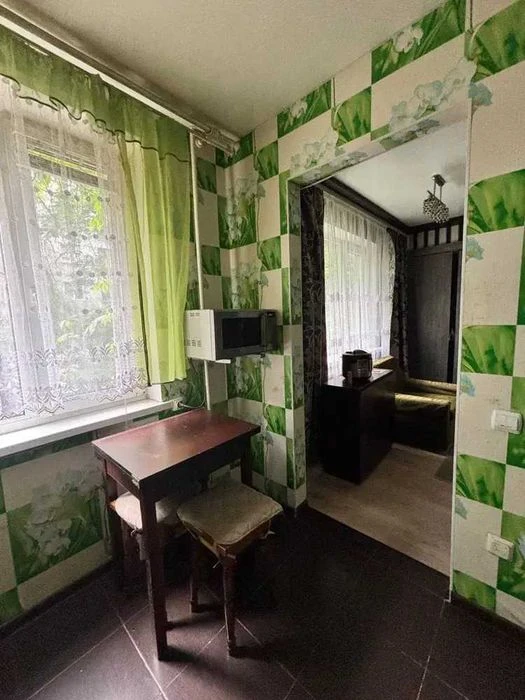 Продаж 3 кімнатної квартири Інститут зв'язку. + 2 комори Чеш