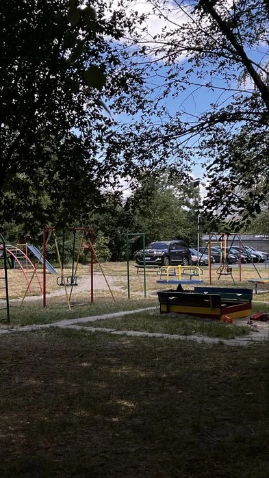 Продається простора 3х кімнатна квартирапо вул. Грушевського
