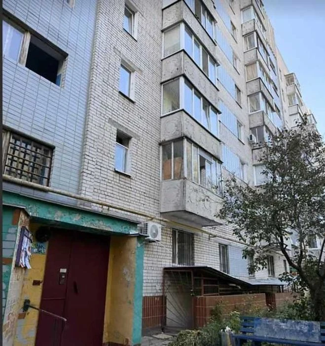 3-к квартира 67.3 кв.м, вул. Тараскова, цегляний будинок.