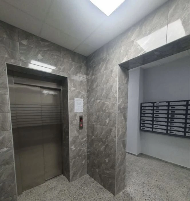 2-а кв-ра на Митниці. 76м2 по 800м2- чудова пропозиція.