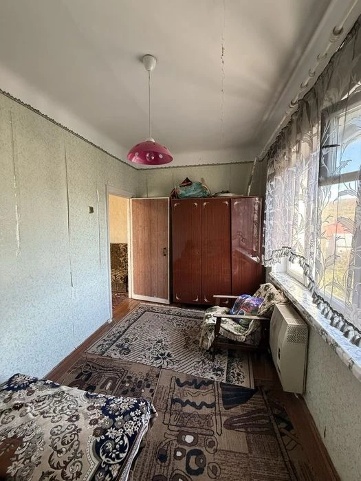 Продається 2-х кімнатна квартира в центрі Садгори