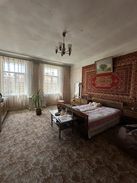 Продаж 3 кімнатна квартира в центрі
