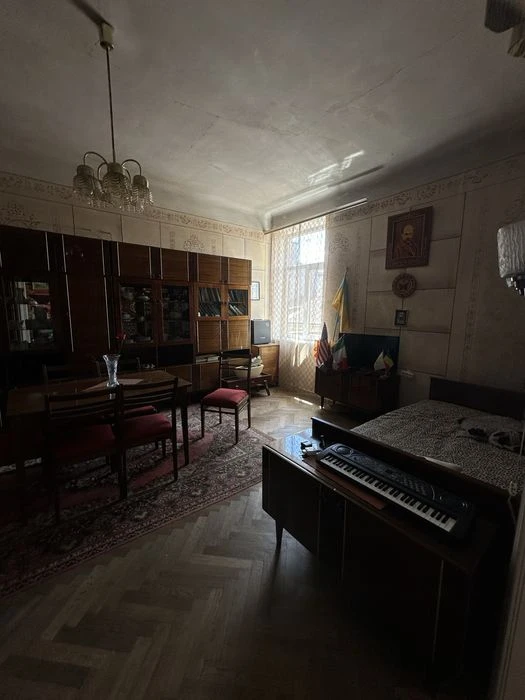 Продаж 3 кімнатна квартира в центрі