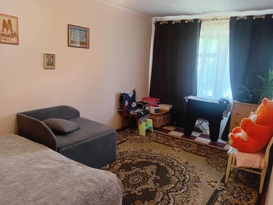 Продам окрему частину квартири на Скальда 40 м.кв.