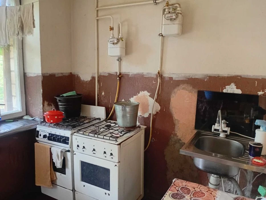 Продам окрему частину квартири на Скальда 40 м.кв.