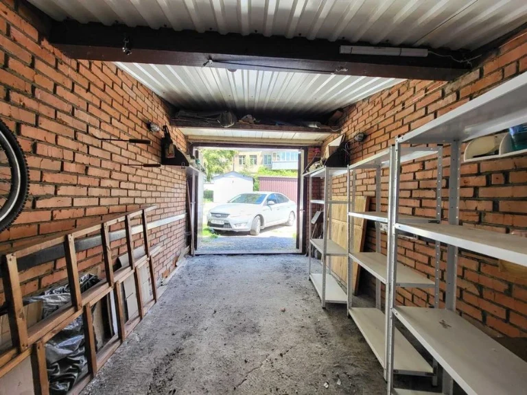 Garage for sale in the Center