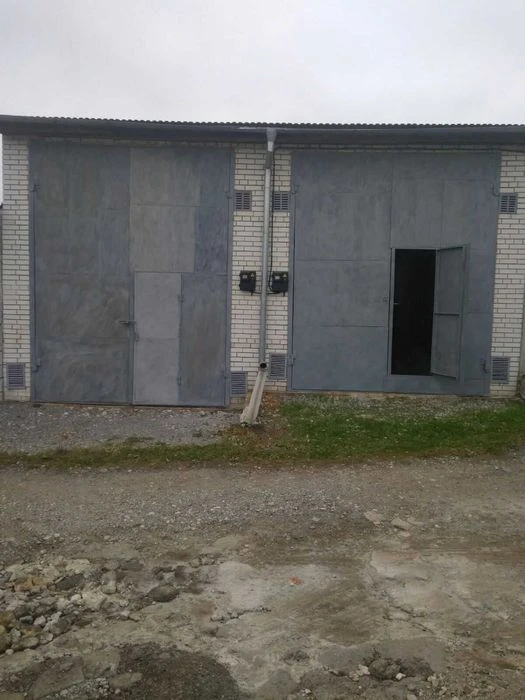 Гараж цегляний під великогабаритну техніку ..