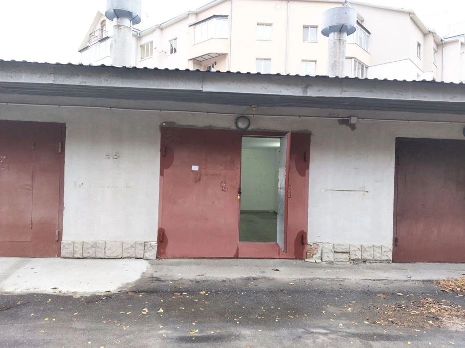 Продається гараж на Дружбі