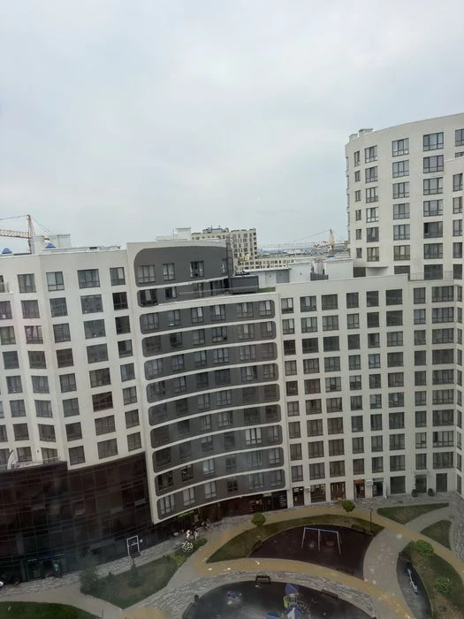 Продаж паркомісць