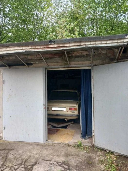 Терміновий продаж цегляного гаражу по вул. Демянська