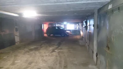 Великий гараж по вул Яворницького у Львові