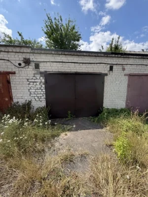 Продам капітальний цегляний гараж АК 17, Ялівщина!