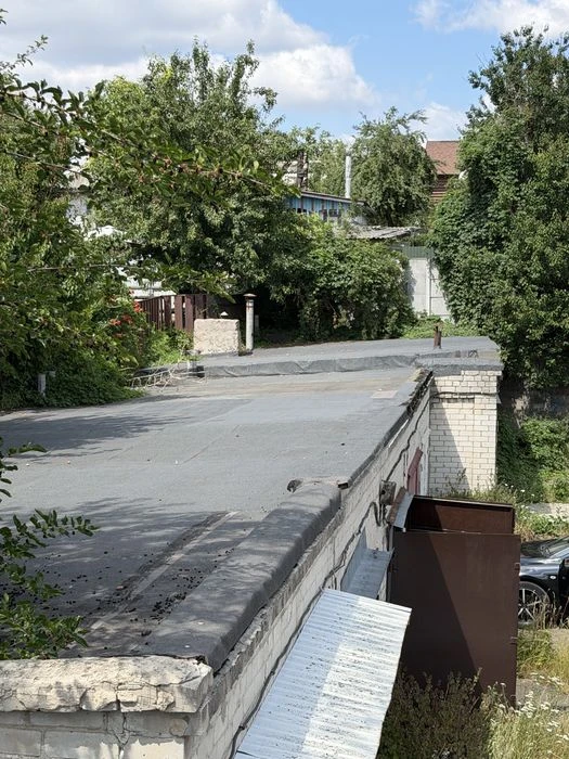 Продам капітальний цегляний гараж АК 17, Ялівщина!