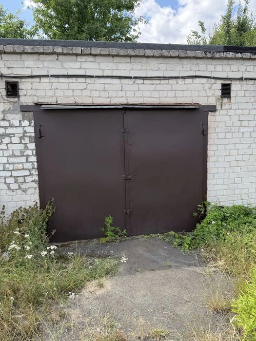 Продам капітальний цегляний гараж АК 17, Ялівщина!
