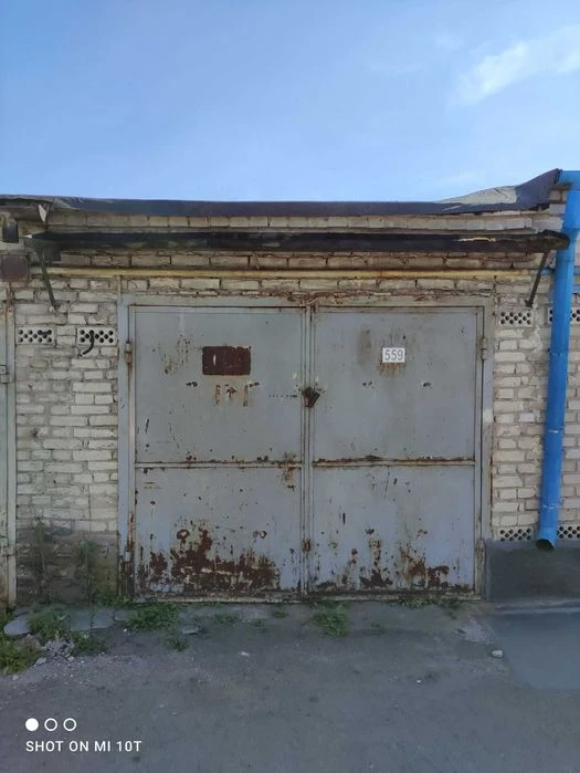 цегляний гараж, м. Львів вул. Єрошенка 17